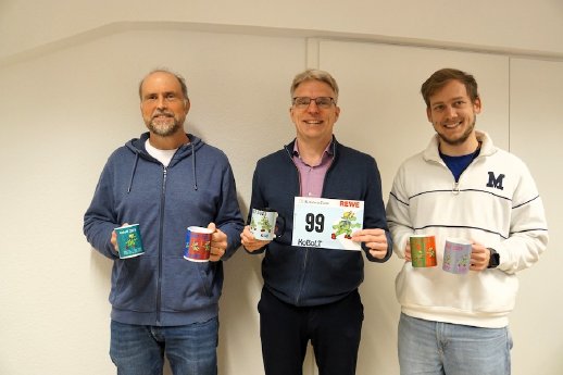 Roman_Scherzer__Martin_Schulze_und_Benedikt_Geilenkeuser__alle_BusinessCode__mit_KoBoLT-Tas.jpg