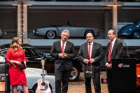 Markus Asch, CEO von Rittal und Rittal Software Systems (3.v.r.): „Das Zusammenspiel von Hardware und Software auf Basis durchgängiger digitaler Daten schafft echte Werte für unsere Kunden. Sie können sämtliche Prozesse effizienter und produktiver machen. Dies schafft die entscheidenden Wettbewerbsvorteile für unsere Kunden und ist unser Anspruch.“,Sebastian Seitz, CEO von Eplan (2.v.r.): „Wir waren von Anfang an getrieben von der Leidenschaft für Innovation und Menschen. Neues zu erfinden, Lösungen besser zu machen und die Nase vorne zu haben – das bestimmt seit jeher die DNA von Eplan und ist das Erfolgsrezept für morgen“, Haluk Menderes, Geschäftsführer von Eplan (1.v.r.)