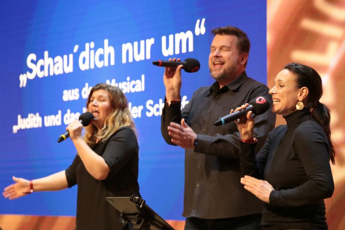 EndlichguteNachrichten_261125_MiriamSchäferBand.jpg