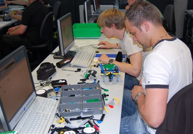 RoboLab_Büchner Hochschule.jpg