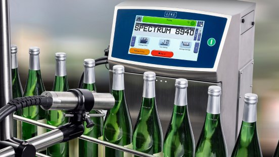 Linx-8940-Spectrum-kennzeichnet-Weinflaschen-c-Bluhm-Systeme.jpg
