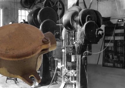 Das erste Produkt von WISKA: Ein Abzweigkasten aus Messing / Foto: WISKA-Fer-Messing