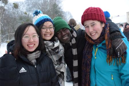 Bild des Fotowettbewerbs der "ErasmusDays" von Anh Hoang Phuong (links), Studentin der HSB: "Gemeinsame Erfahrungen, gemeinsame Ziele und gemeinsame Träume bringen einen voran – nicht die Definition von Ländergrenzen."
