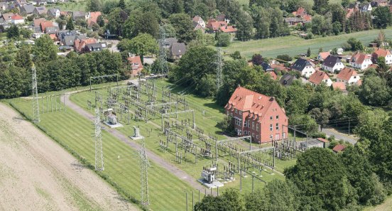 UW Niendorf im Mai 2019 mit altem Betriebsgebäude.jpg