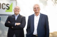 Die PCS Geschäftsführer Ulrich Kastner-Jung (links) und Walter Elsner (rechts) blicken gemeinsam auf ein Rekordjahr und eine klare strategische Ausrichtung in Richtung digitale Services und Nachhaltigkeit. Die PCS Geschäftsführer Ulrich Kastner-Jung (links) und Walter Elsner (rechts) blicken gemeinsam auf ein Rekordjahr und eine klare strategische Ausrichtung in Richtung digitale Services und Nachhaltigkeit.