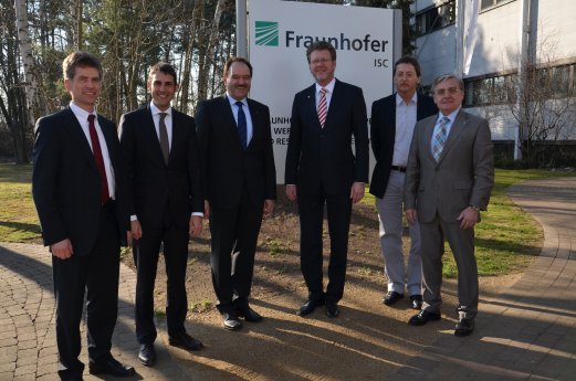 Fraunhofer_Projektgruppe_IWKS_Besuch_StM_Huber.jpg