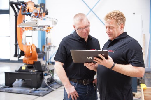 Service-Mitarbeiter_bei_KOCH_Maintenance.JPG