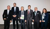 Präsentation der Studie, v.l.n.r.: Michael ten Hompel, Fraunhofer IML, Christian Hocken, Industrie 4.0 Maturity Center, Henning Kagermann, acatech, Volker Stich, FIR, Dieter Spath, acatech, Violett Zeller, FIR / Copyright: Messefoto-Hannover