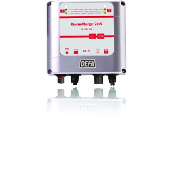 DEFA RescueCharger 2x15-Front PlugIn_refleksjon.jpg