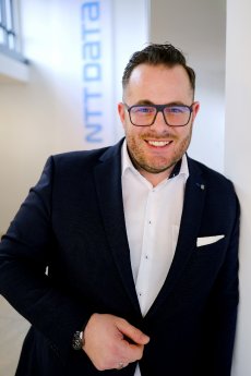 oliver_schoeps_head_of_sales_ntt_products_ntt_data_business_solutions_portrait.jpg