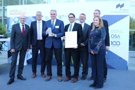 Die Sieger des Innovation Awards im Rahmen der Laser World of Photonics 2019 (in der Kategorie "Imaging / Sensorik, Mess- und Prüftechnik und Optische Mess-Systeme"): George Wildeman und Dr. Sean Hinds von SWIR Vision Systems (2. und 3. von links) und die Laudatoren