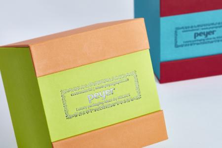 Bunte Cubes mit Surbalin Foto: Volker Schrank