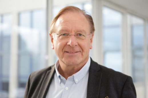 Stefan Feuerstein.jpg