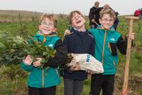 Auch die Kinder von Partnern und Mitarbeitern packen mit an (Foto: WEMAG/Rudolph-Kramer)