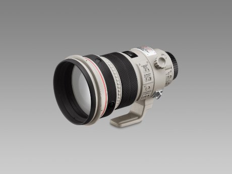 EF 200mm f-2 L IS USM SLANT w CAP.JPG