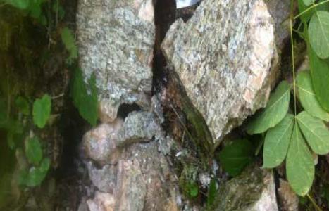 Spodumen in Pegmatit; Foto: Nova Minerals