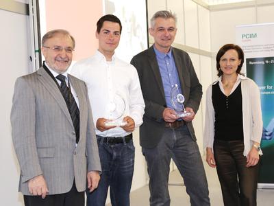 (left to right) Prof. Leo Lorenz (ECPE), Benjamin Zeller, Dr. Johann Miniböck, Bettina Heidenreich-Martin(SEMIKRON Foundation) Source: Mesago PCIM GmbH/Thomas Geiger