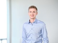Motivvorschlag: passendes Bild vom Rasterelektronenmikroskop Neu bei Arnold ist ein Rasterelektronenmikroskop. Damit kann genau ermittelt werden, aus welchen chemischen Elementen sich ein Schutzpartikel zusammensetzt. Außerdem lassen sich Rückschlüsse auf die Fehlerquelle ziehen. / Alle Bilder: Arnold Umformtechnik