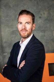 Wäre der schulische Lockdown überhaupt nötig? Björn Kemper, Vorsitzender der Geschäftsführung der KEMPER GmbH, betont die Wirksamkeit des mobilen Luftreinigers AirCO2NTROL. (Quelle: KEMPER GmbH)