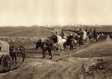 Transport nahe Peking, um 1907.jpg