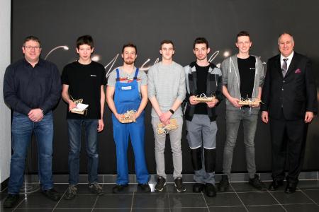 Bildunterschrift: v. l. Guido Antweiler, Lukas Becker, Yannic Römer, Marius Ellrich, Nils Conradi, Jerome Raßweiler, Dr. Thomas Kessler