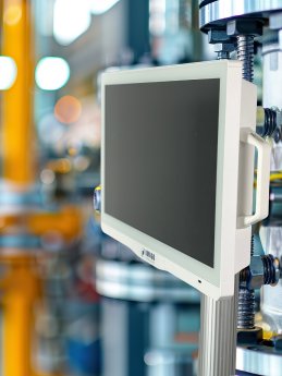 Vision Box Touch im Industrieumfeld.jpg