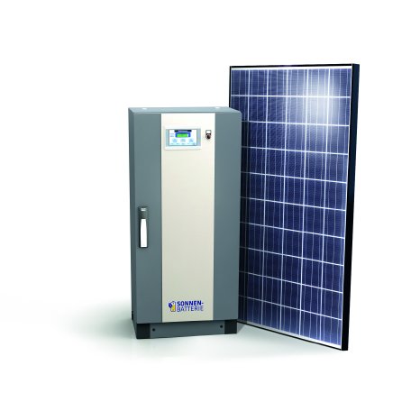 Kyocera PV-Modul und Sonnenbatterie.jpg