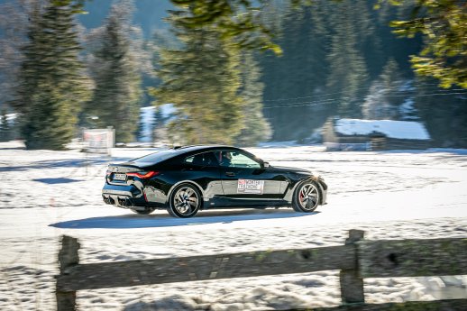 Dank intensivem Training im Schnee-Parcours erweitern die Teilnehmer ihr Fahrkönnen bei winterli.jpg