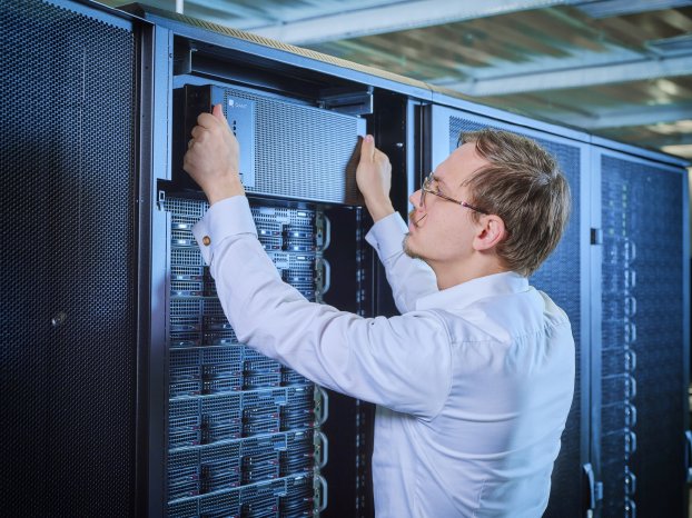 Q.ANT_Native_Processing_Server_intergrated_into_a_AI_data_center.jpg