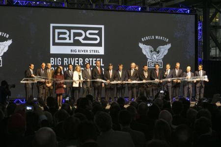 Feierliche Eröffnung des Stahlwerkskomplexes bei Big River Steel