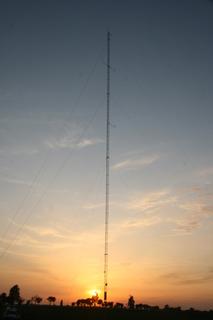 Gittermast im Abendlicht