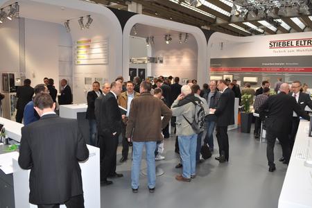 Treffpunkt Messe: Die ISH in Frankfurt bietet die beste Gelegenheit, mit seinen Fachpartnern ins Gespräch zu kommen, neue Lösungen, Produkte und Innovationen vorzustellen