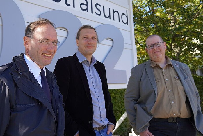 Prof. Dr.-Ing. Jens Ladisch (v. l.), Prof. Dr.-Ing. Mark Vehse und Prof. Dr. Christian Bunse.jpg