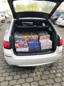 33 Päckchen zugunsten hilfsbedürftiger Kinder