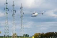 In Schwerin Görries überprüfte die WEMAG am Freitag die letzen Maste ihres Hochspannungsnetzes. (Foto WEMAG, Broichmann)