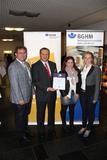 Wolfgang Schütz (Sicherheitsexperte), Bernd Hartmann (BGHM-Präventionsdienst Erfurt), Vivien Schütz (DIMOS-Maschinenbau GmbH) und Michelle Schütz (DIMOS-Geschäftsführerin) erhalten die Gütesiegel-Urkunde „Sicher mit System“ für die Einführung eines zertifizierten Arbeitsschutz-Managementsystems Wolfgang Schütz (Sicherheitsexperte), Bernd Hartmann (BGHM-Präventionsdienst Erfurt), Vivien Schütz (DIMOS-Maschinenbau GmbH) und Michelle Schütz (DIMOS-Geschäftsführerin) erhalten die Gütesiegel-Urkunde „Sicher mit System“ für die Einführung eines zertifizierten Arbeitsschutz-Managementsystems