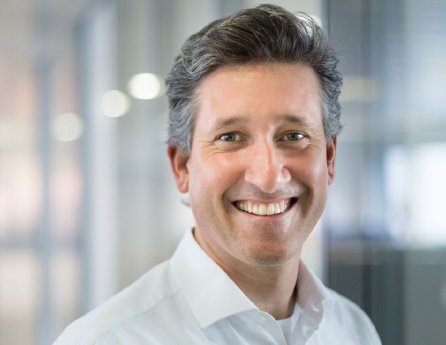 Peter-Kroha_Partner und Geschäftsführer Deutschland_INVISION.jpg