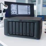 DATA REVERSE® warnt: NAS-Systeme sind kein Ersatz für echte Backups. Drei aktuelle Fälle – RAID-Ausfall nach Update, Ransomware-Angriff und Überspannungsschaden – zeigen, wie schnell Daten trotz moderner Technik verloren gehen können. Das Labor rettete in allen Fällen den Großteil der Informationen. Empfehlung: Nur physisch getrennte, versionierte Backups schützen zuverlässig vor Datenverlust. DATA REVERSE® warnt: NAS-Systeme sind kein Ersatz für echte Backups. Drei aktuelle Fälle – RAID-Ausfall nach Update, Ransomware-Angriff und Überspannungsschaden – zeigen, wie schnell Daten trotz moderner Technik verloren gehen können. Das Labor rettete in allen Fällen den Großteil der Informationen. Empfehlung: Nur physisch getrennte, versionierte Backups schützen zuverlässig vor Datenverlust.
