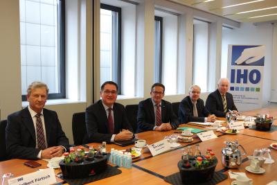 v.l.n.r. - IHO Vorstandsmitglieder Adelbert Förtsch, Dirk Lindner, Alfred Stöhr, IHO Geschäftsführer Heiko Faubel, IHO Vorstandsmitglied Werner Schulze