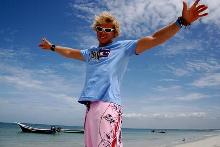 Julian Hosp: "Dank Skype kann ich meinen Traum leben - das Kitesurfen."