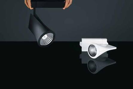 Good lighting quality and IR/UV-free light: the Iyon LED spotlight range meets all prerequisites for providing gentle lighting in a variety of shop applications, without the need for extra filters