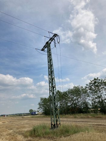 PM_WE23_27_LKW verursacht 20 kV-Störung bei Neustadt Glewe​​​.JPG
