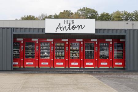 Das Hensing Automatensystem "Herr Anton" bietet Platz für bis zu zwölf Verkaufsautomaten