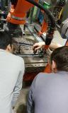 Die DVS-Praxisworkshops laden angehende Ingenieure und Wissenschaftler ein, sich bei einem namhaften Unternehmen zu informieren und selbst verschiedene fügetechnische Verfahren auszuprobieren, Quelle: DVS