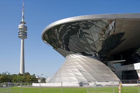 BMW Welt München - gestaltet mit Lochblech von Dillinger