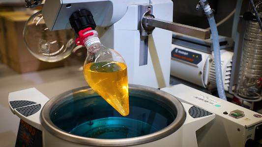 Aufarbeitung des Produktgemischs © Fraunhofer ICT