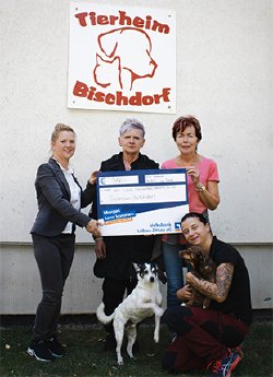 Spendenübergabe_Tierheim_2.jpg