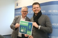: Start des IHK-Podcasts Kammerton: Erster Talk-Gast von Andreas Lukesch ist Johannes Nölscher (re.). Foto: IHK Heilbronn-Franken/Matthias Marquart 