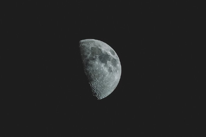 moon-crater-1866821_960_720.jpg