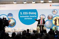 EEG im Dialog und in der Diskussion (Bildquelle: BMU)